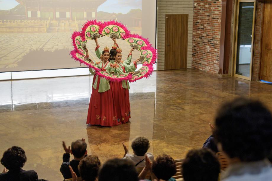 증평군, 문화예술로 어르신 마음을 물들이다.