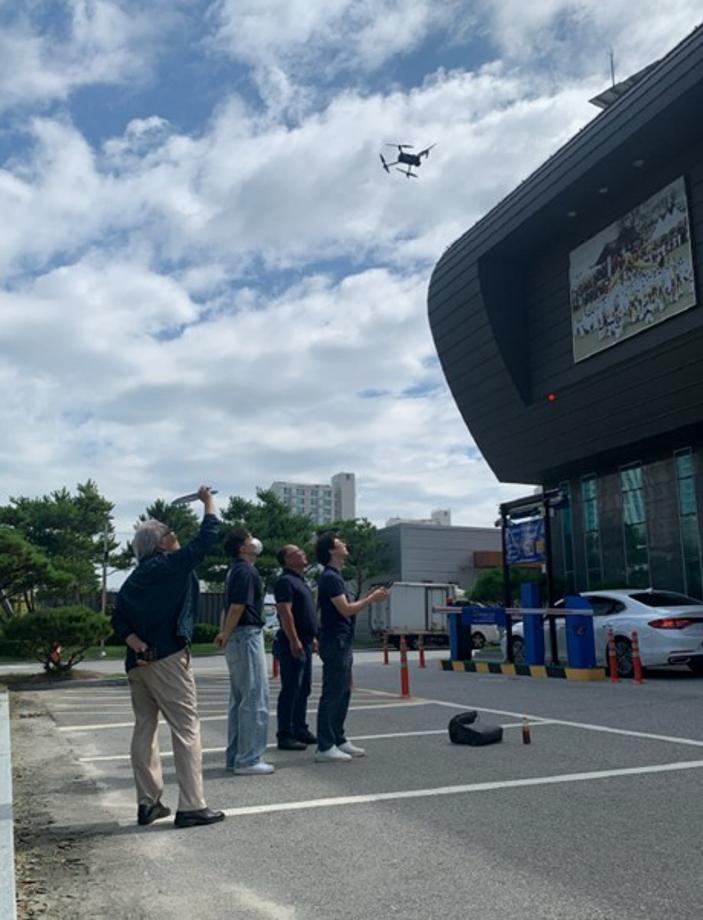 증평군, 드론 띄워 옥외광고물 안전 점검