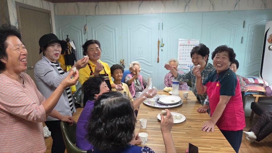 대한노인회 증평군지회, 경로당 84개소서 ‘송편만들기’ 프로그램 진행