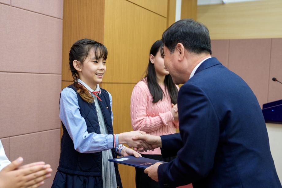 증평군민장학회, 지역 인재에게 꿈과 희망을..2025년 장학증서 수여식