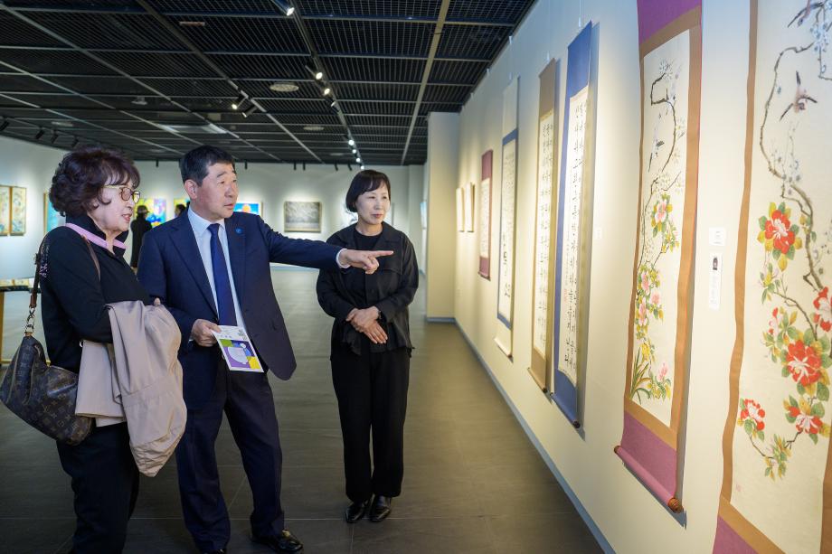 증평군 독서왕김득신문학관, 지역 예술의 뜨거운 숨결을 품다.