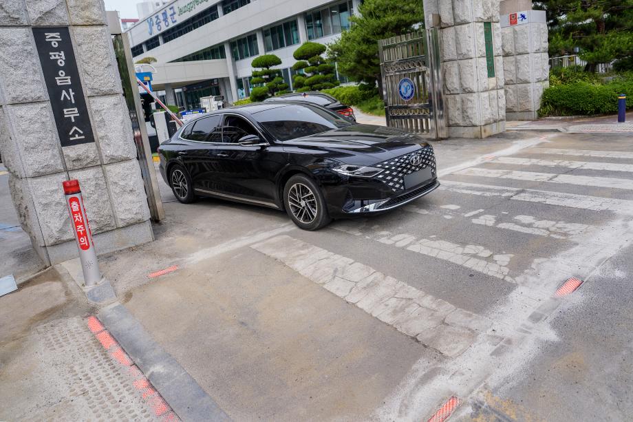 증평군‘스마트 바닥 점멸등’ 설치… 보행자 안전 강화