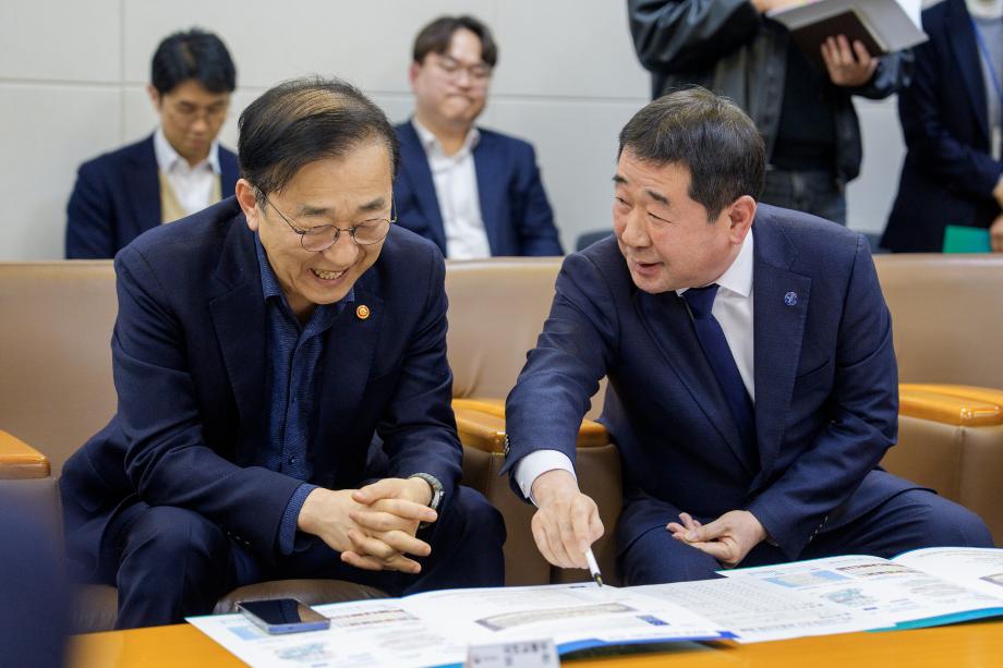 이재영 증평군수, 중부권 동서횡단철도 건설사업 국가계획 반영 국토교통부장관 건의